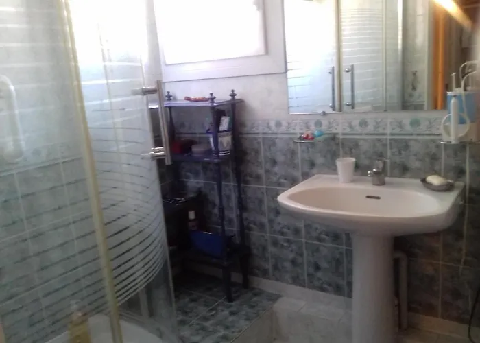 Les Trois Rois Homestay Nimes